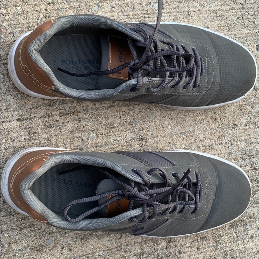 Mans shoes